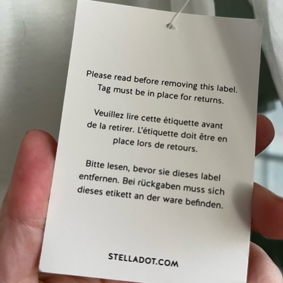 Ruffled sleeve tshirt by Stella and dot - Picture 4 of 5